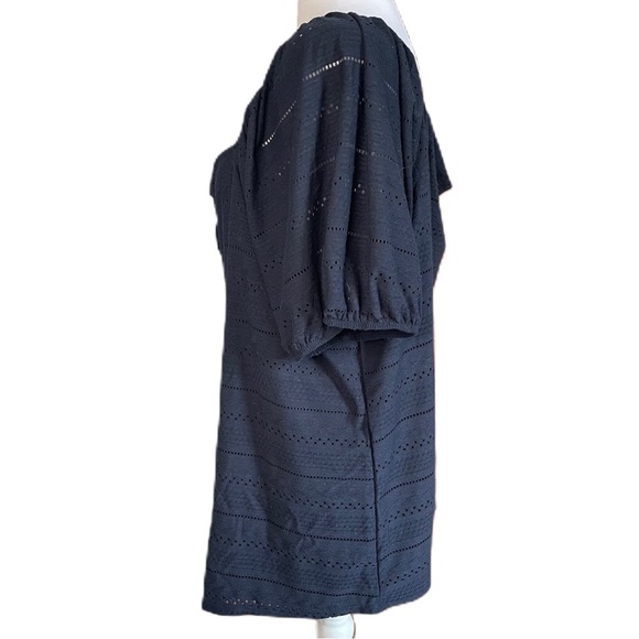 Lane Bryant Women’s Blue Peasant Eyelet Short Puff Sleeve Top Shirt Size 26/28 - Picture 3 of 10